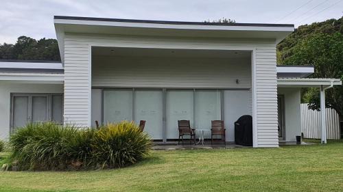 Whangapoua House | Whangapoua waves