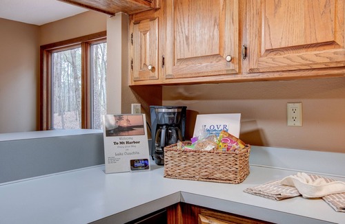 Mount Ida Condo | What A View II/20BRB 3BR/3BA Large with 2 Private Decks by LOVR