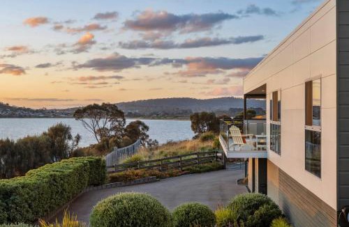 Primrose Sands House | Whataview - Luxe, Sunset Soaking Tub & Fire Pit