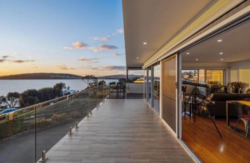 Primrose Sands House | Whataview - Luxe, Sunset Soaking Tub & Fire Pit