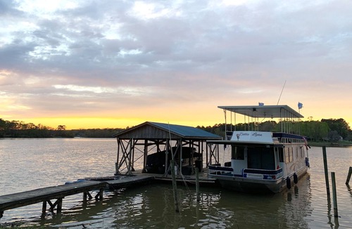 Talladega Boat Rental | Whatever Floats Your "House" Boat!