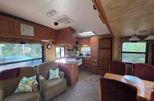 Fauquier House | Whatshan Valley Hideaway near Edgewood, BC