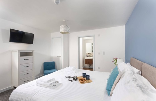 St Just Hotel | Wheal Owls, B&B - a hotel room that sleeps 2 guests in 1 bedroom