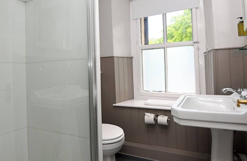 Baslow Hotel | Wheatsheaf, Baslow by Marston's Inns