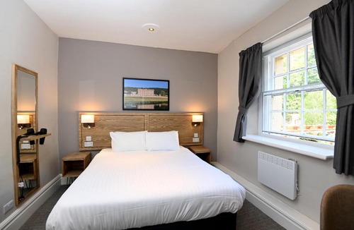 Baslow Hotel | Wheatsheaf, Baslow by Marston's Inns