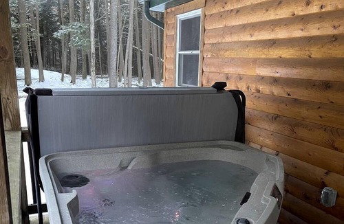 Clarington House | Wheelchair Accessible Glamping Cabin near Cook Forest State Park, Pennsylvania