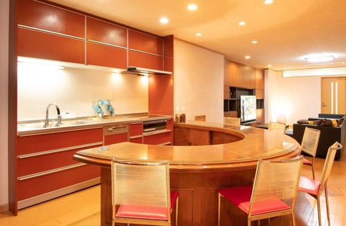 Tennoji Apartment | Wheelchair-accessible / Direct bus to KIX / 8 pax