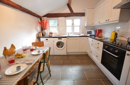 Halesworth Cottage | WHEELWRIGHT'S BARN, pet friendly, with open fire in Halesworth