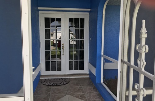 Fort Myers House | 'Where every day is a tropical vacation!'