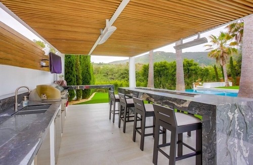 La Jolla Heights Villa | Where luxury & modern elegance blend to create and unforgettable vacation.