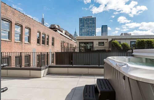 Center City West House | Where Rock & Roll Royalty Crash - Hot Tub & More