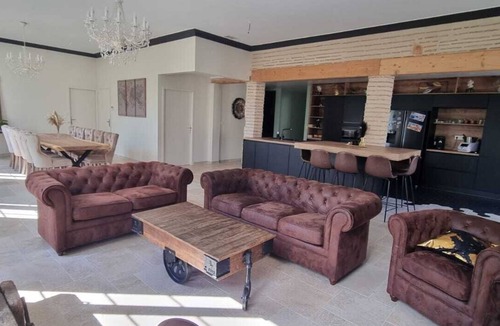 Marmande House | Whether you're looking for peace and quiet with your family or fun with friends, Bel Air is the place for you!