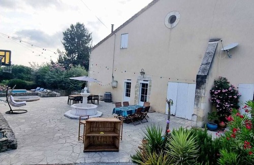Marmande House | Whether you're looking for peace and quiet with your family or fun with friends, Bel Air is the place for you!