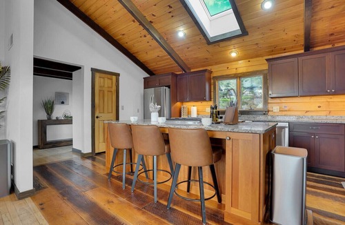 Herndon Cabin | Whether you`re looking for a romantic getaway or a fun-filled family vacation, this cabin is the perfect destination for you.