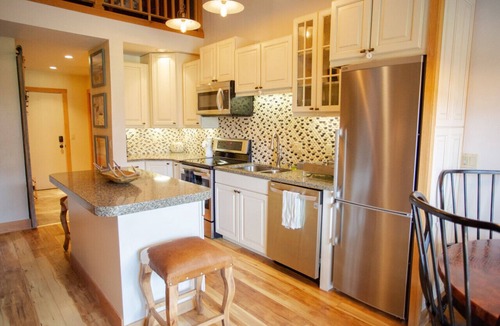 Crested Butte Condo | Whetstone Chalet, Golf, Private Lake, XC Ski, Bike trail to Town!