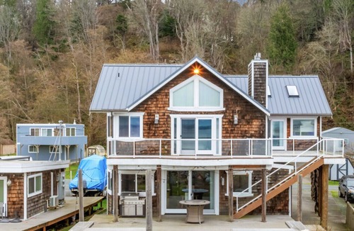 Maxwelton House | Whidbey Waterfront I King Bed I Sunset