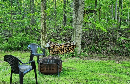 Long Bottom Cabin | Whippoorwill off grid hike in tiny cabin retreat in tranquil Long Bottom getaway