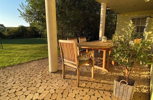 Westerheim Apartment | Whirlpool, terrace & country house style - dream vacation apartment on the Alb