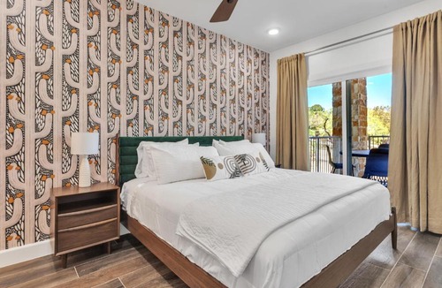 Gruene Apartment | Whiskey River - Texas Music Theme in Historic Gruene, Riverfront on the Guadelupe River