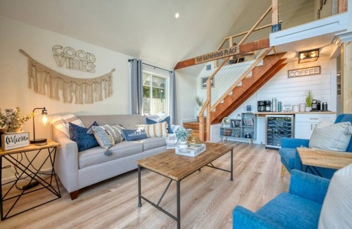Stanley Cabin | Whispering Hillside -Coffee Bar, Hot Tub Fire Pit