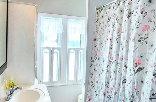 Charlotte's Shore House | Whispering Meadows Manor is a 4 bedroom 1.5 bath country home