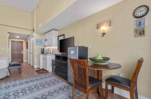 Baytowne Wharf Condo | Whispering Palms 3501-Retreat-Sleeps 4