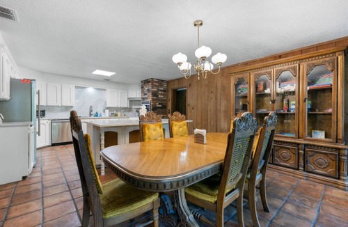 Broken Bow House | Whispering Pines Estate- Beautiful 4 Bedroom with Pickleball Court