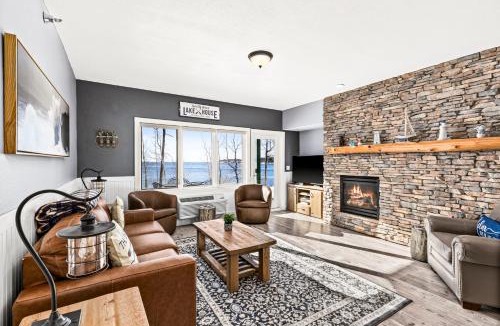 Two Harbors Apartment | Whispering Pines Lake Views King Suite, 2 Queen Beds, Kitchen and Heated Pools