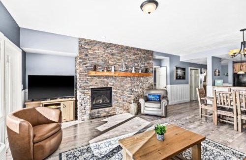 Two Harbors Apartment | Whispering Pines Lake Views King Suite, 2 Queen Beds, Kitchen and Heated Pools