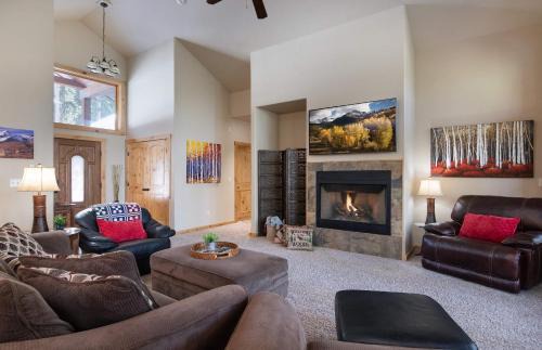 Blue River House | Whispering Pines Retreat: Quiet Wooded Setting, Hot Tub
