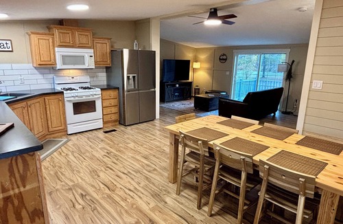 Hensonville House | Whispering River/EV/Mins to Windham and Hunter Mtn
