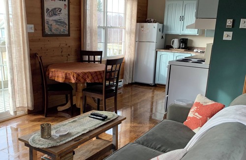 Ingomar Cottage | Whispering Waves Cottages