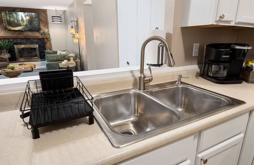Orange Prairie Condo | Whispering Willow Retreat: 2BD 2BA Nature Oasis