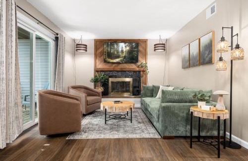 Orange Prairie House | Whispering Willow Retreat 2BD 2BA Nature Oasis