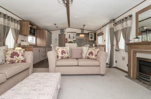 Cayton Bay House | Whispering Willows