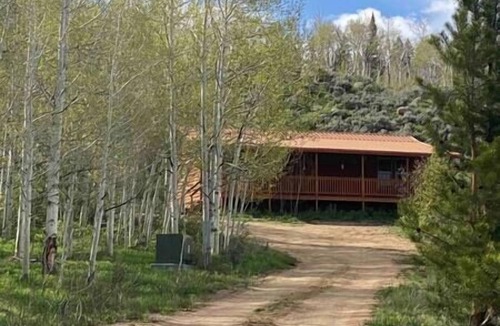 Walden House | Whistle Pig Retreat@22 West Cabins 18 miles from Walden, 80 miles from Steamboat