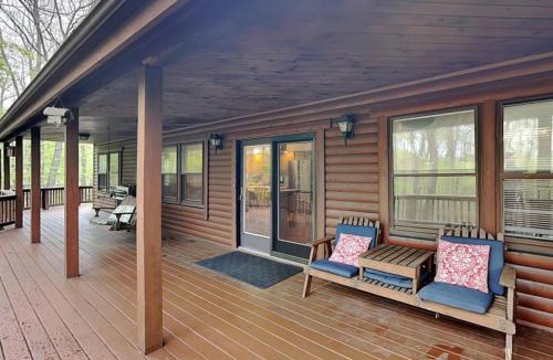 McHenry House | Whistling Bear