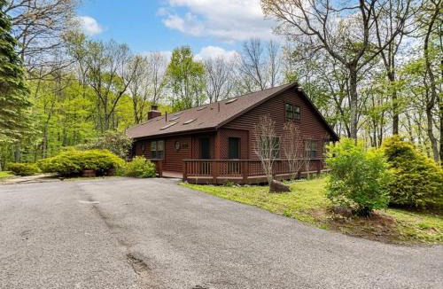 McHenry House | Whistling Bear