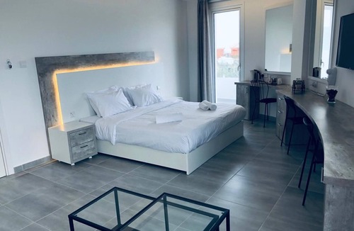 Larnaca City Centre Hotel | White 11