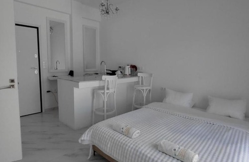 Korithion Apartment | White Angels