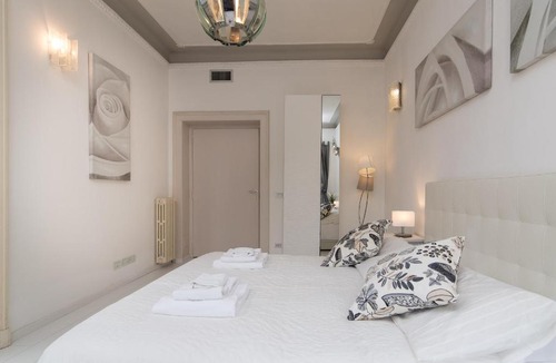 Rione XIV Borgo Apartment | White Borgo Apartment