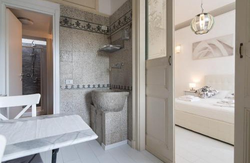 Rione XIV Borgo Apartment | White Borgo Apartment