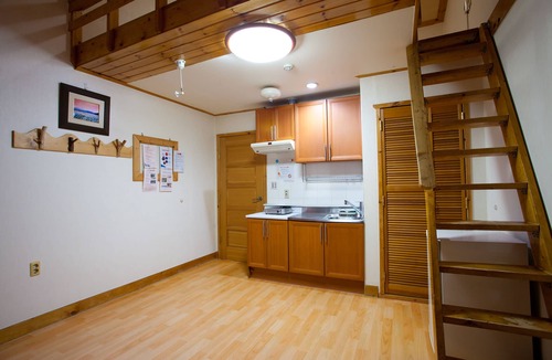 Bongpyeong House | White Cabin