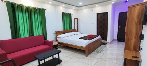 Kanthalloor House | White Castle