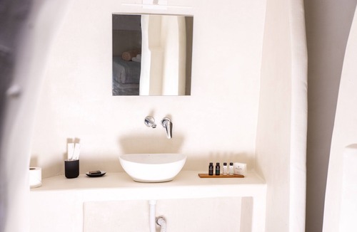 Finikia House | White Cave Villas