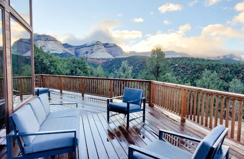 Orderville House | White Cliffs Vista Panoramic Views Hot Tub NPs
