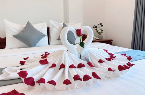 Chamkar Mon Hotel | White Corner Hotel