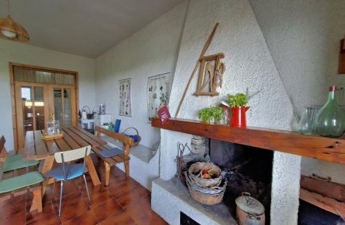 Vallevo House | White Cottage - WelcHome