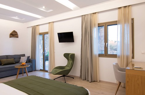 Aipeia Hotel | White Donkey Hotel