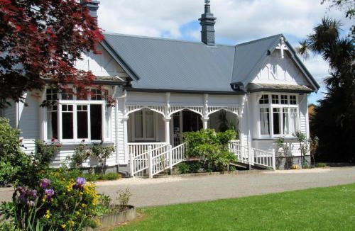 Motueka Hostel | White Elephant Accomodation